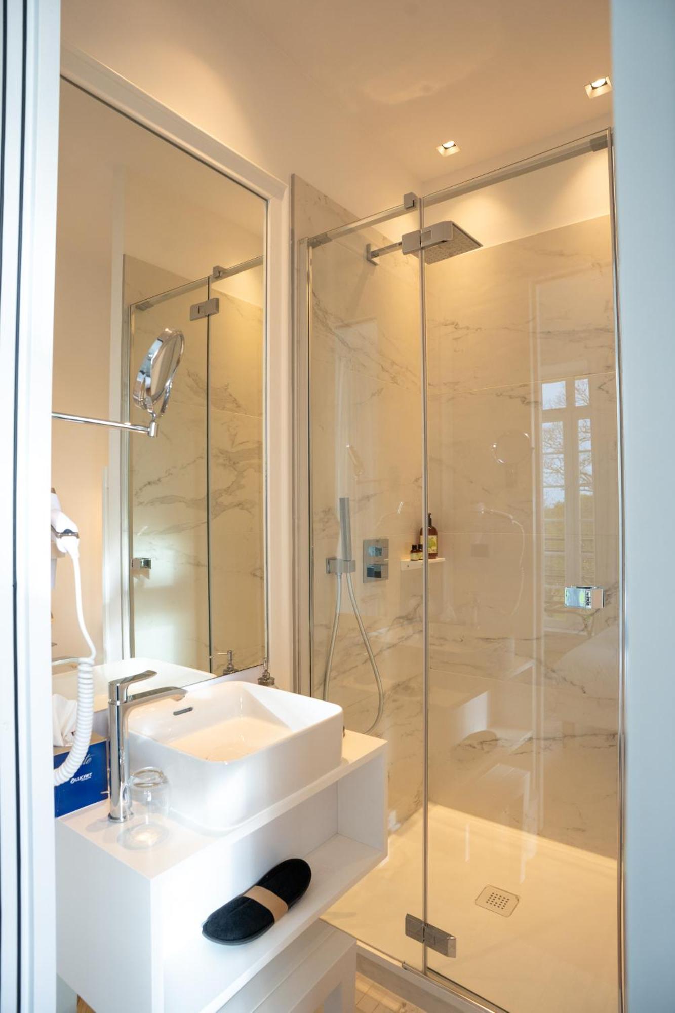 Les Garennes - Hotel Spa Benodet Bagian luar foto
