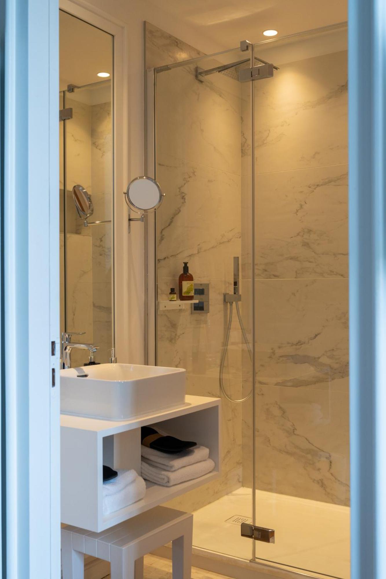 Les Garennes - Hotel Spa Benodet Bagian luar foto