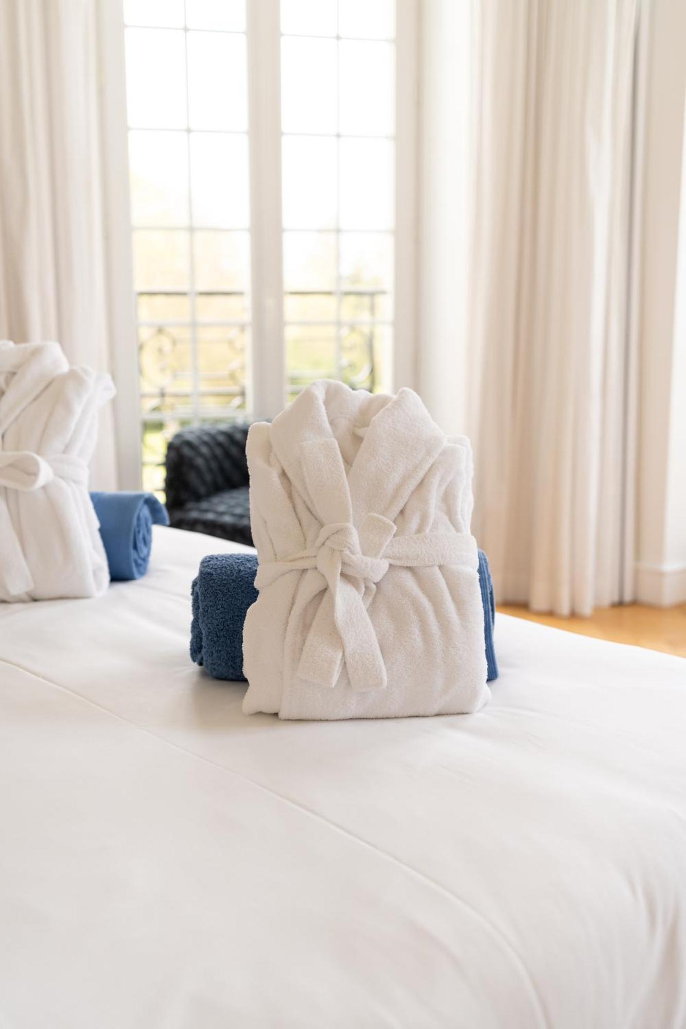 Les Garennes - Hotel Spa Benodet Bagian luar foto